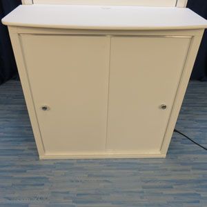 demo Kiosk with sliding doors